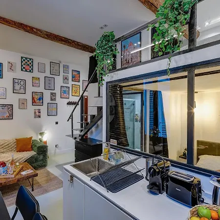 Chic Industrial Loft Quiet Garibaldi Ac Balcony Apartman *