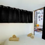 Chic Industrial Loft Quiet Garibaldi Ac Balcony *