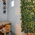 Chic Industrial Loft Quiet Garibaldi Ac Balcony