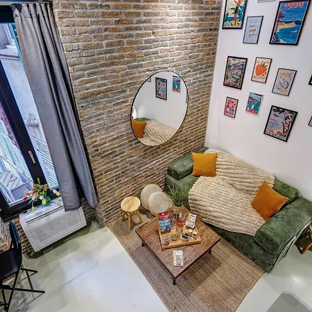 Chic Industrial Loft Quiet Garibaldi Ac Balcony
