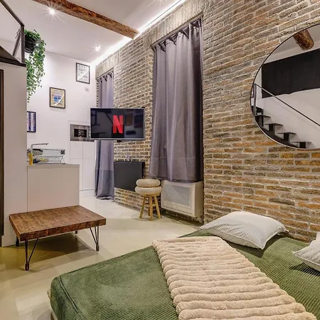 Apartment Chic Industrial Loft Quiet Garibaldi Ac Balcony *