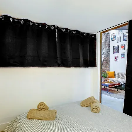 Chic Industrial Loft Quiet Garibaldi Ac Balcony *