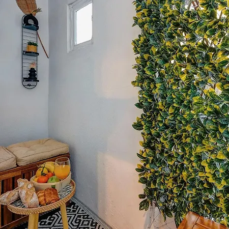 Chic Industrial Loft Quiet Garibaldi Ac Balcony